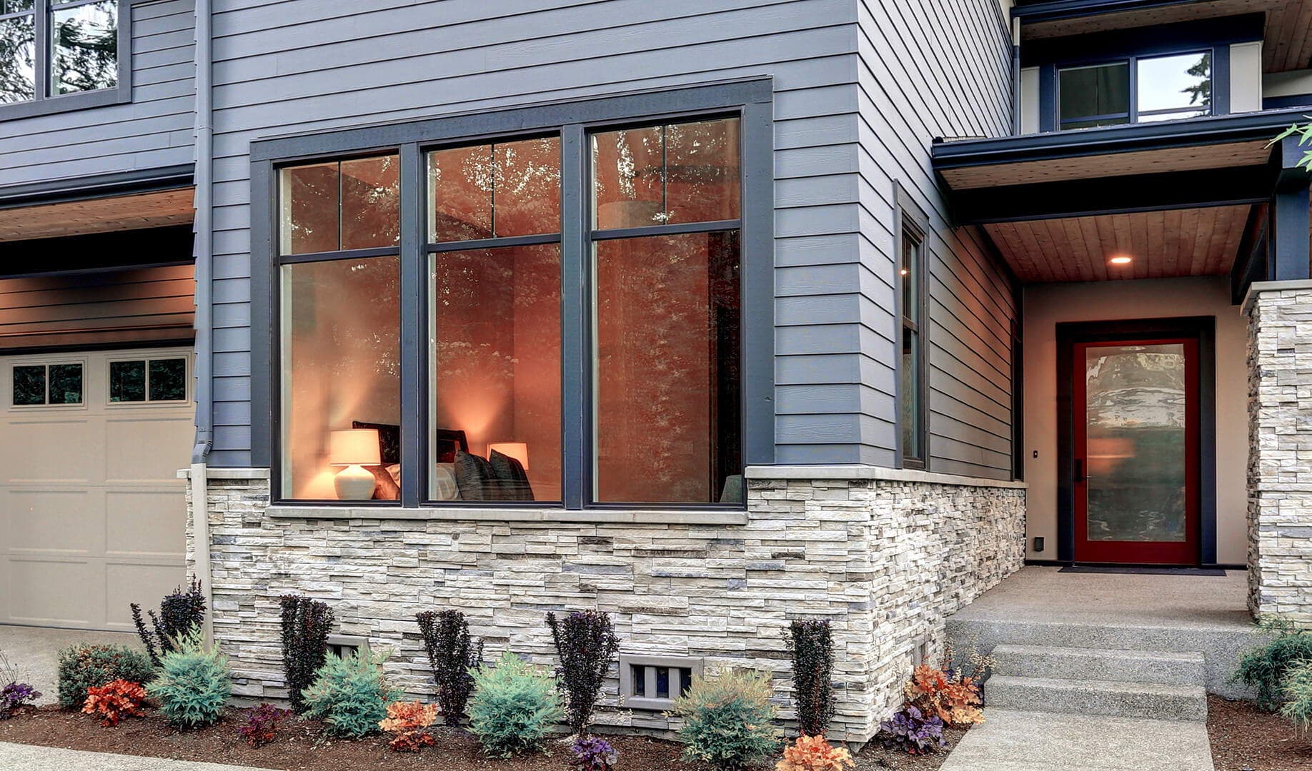 Contemporary house facade with VALENT windows